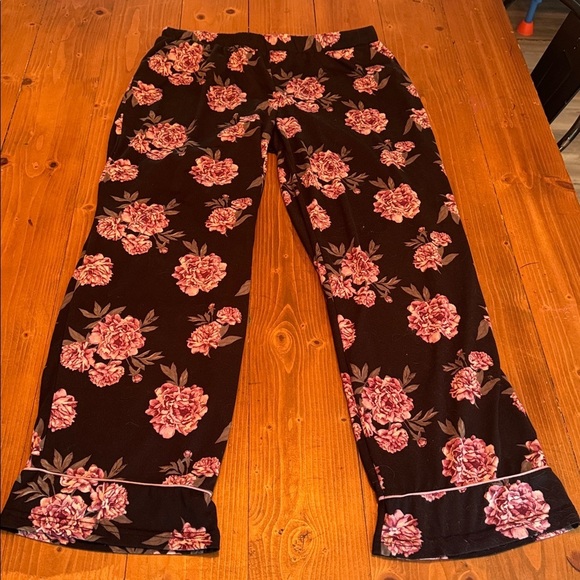 Vince Camuto floral pajama set - Picture 10 of 13